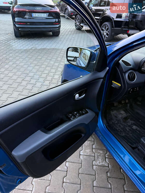 Хетчбек Hyundai i10 2008 в Чернівцях