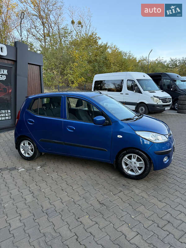 Хетчбек Hyundai i10 2008 в Чернівцях