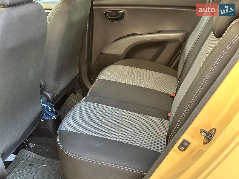 Хетчбек Hyundai i10 2009 в Одесі фото 12 Хетчбек Hyundai i10 2009 в Одесі