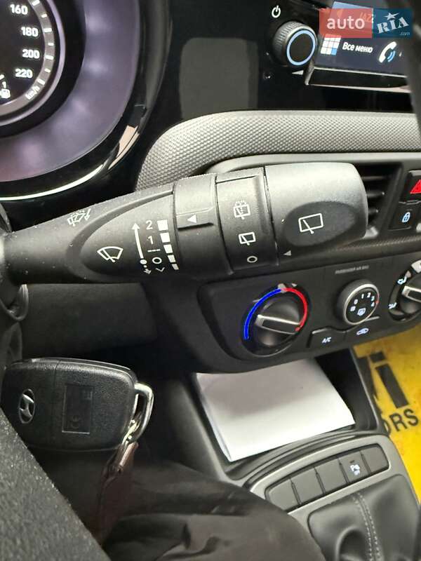 Хетчбек Hyundai i10 2022 в Києві