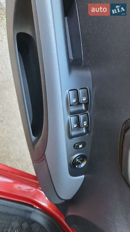 Хэтчбек Hyundai i10 2013 в Харькове фото 24 Хэтчбек Hyundai i10 2013 в Харькове