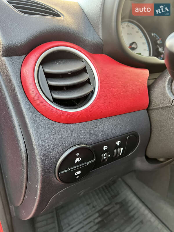 Хэтчбек Hyundai i10 2008 в Одессе