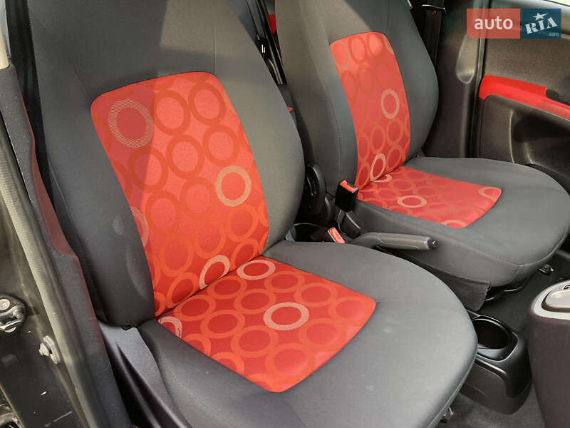 Хэтчбек Hyundai i10 2008 в Одессе