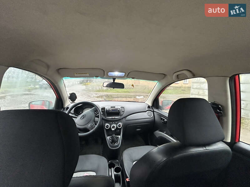 Хэтчбек Hyundai i10 2008 в Киеве