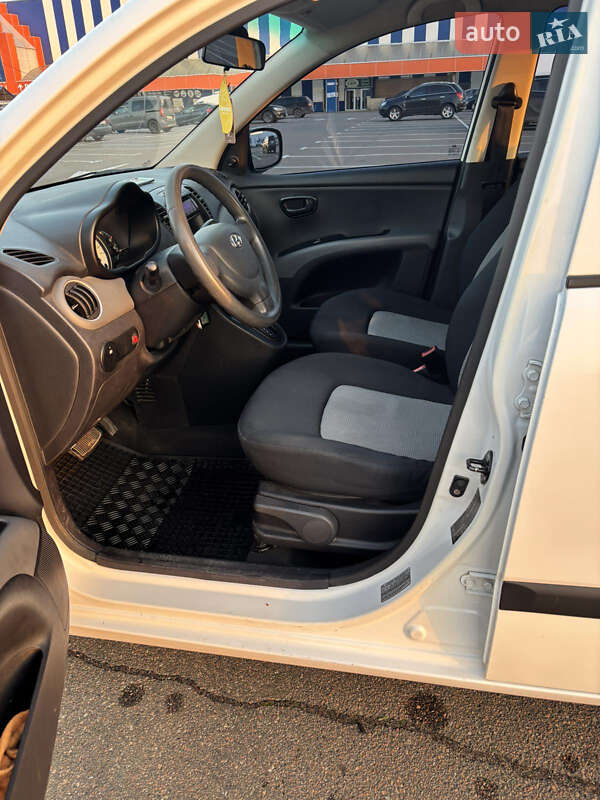 Хэтчбек Hyundai i10 2008 в Одессе