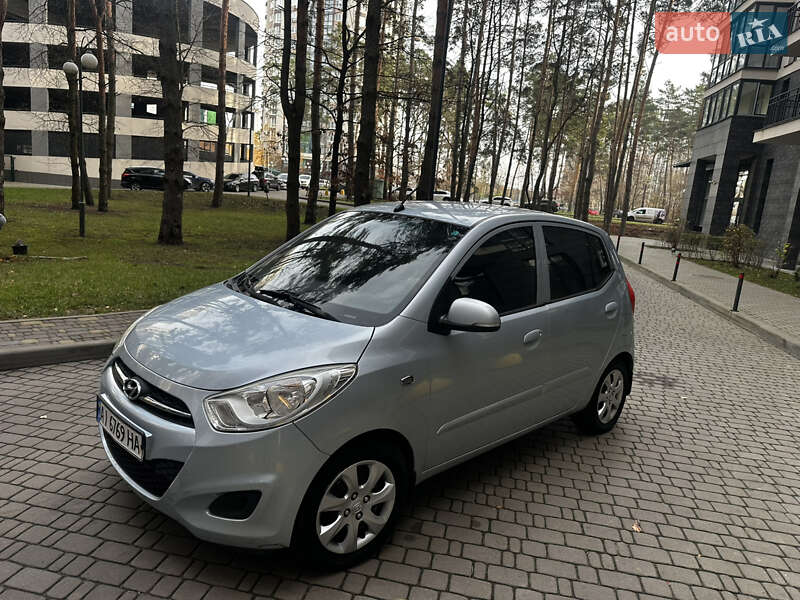 Хэтчбек Hyundai i10 2012 в Киеве