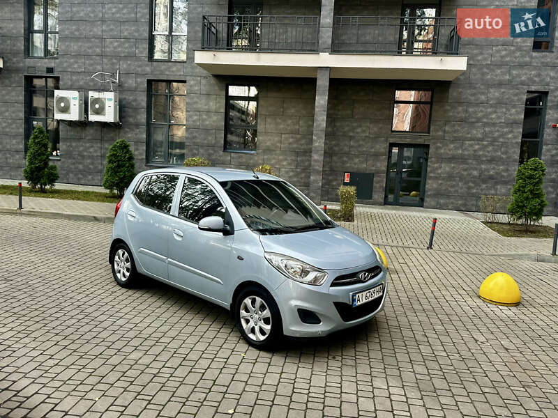 Хэтчбек Hyundai i10 2012 в Киеве