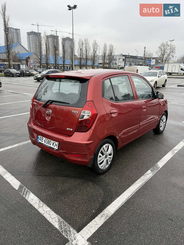 Хэтчбек Hyundai i10 2012 в Киеве