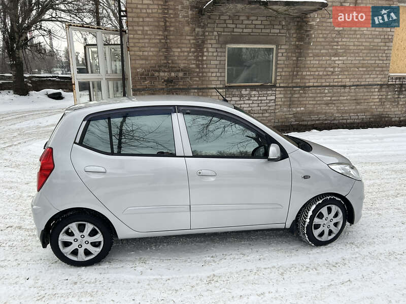 Хетчбек Hyundai i10 2012 в Запоріжжі