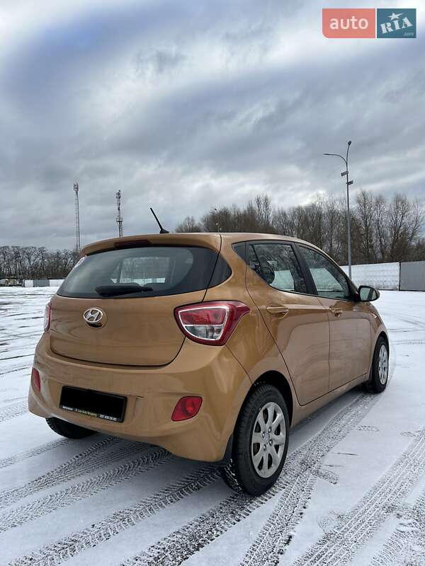 Хетчбек Hyundai i10 2015 в Києві