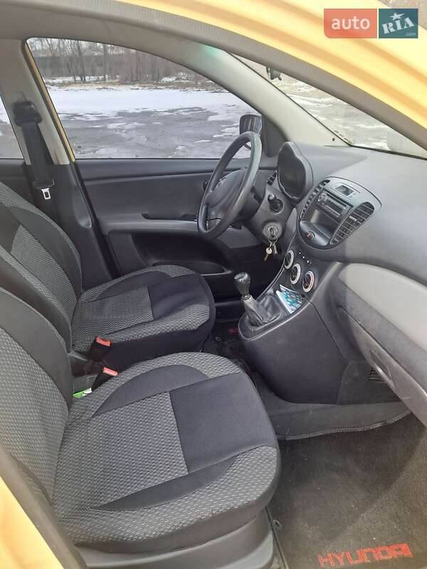 Хэтчбек Hyundai i10 2008 в Днепре