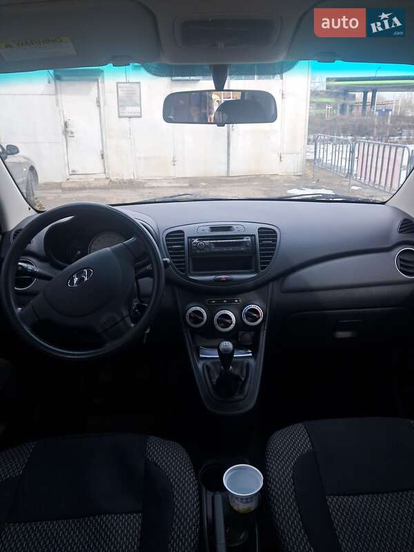 Хэтчбек Hyundai i10 2008 в Днепре