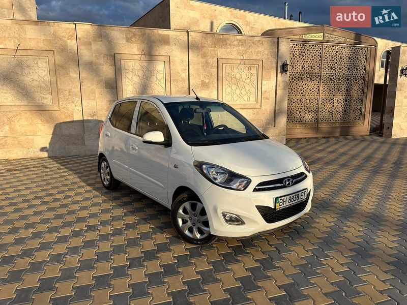 Хэтчбек Hyundai i10 2012 в Одессе