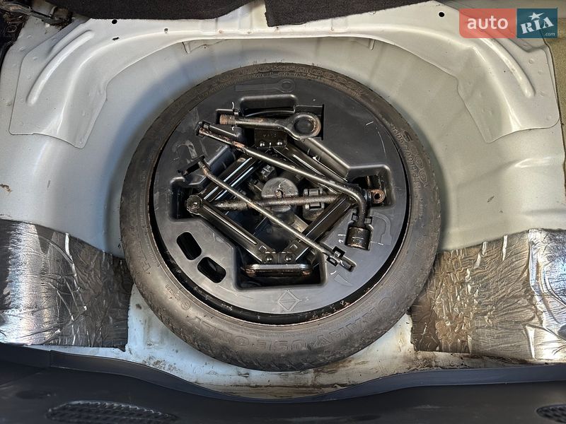 Хэтчбек Hyundai i10 2012 в Одессе