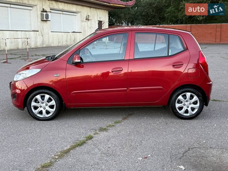 Хэтчбек Hyundai i10 2013 в Харькове