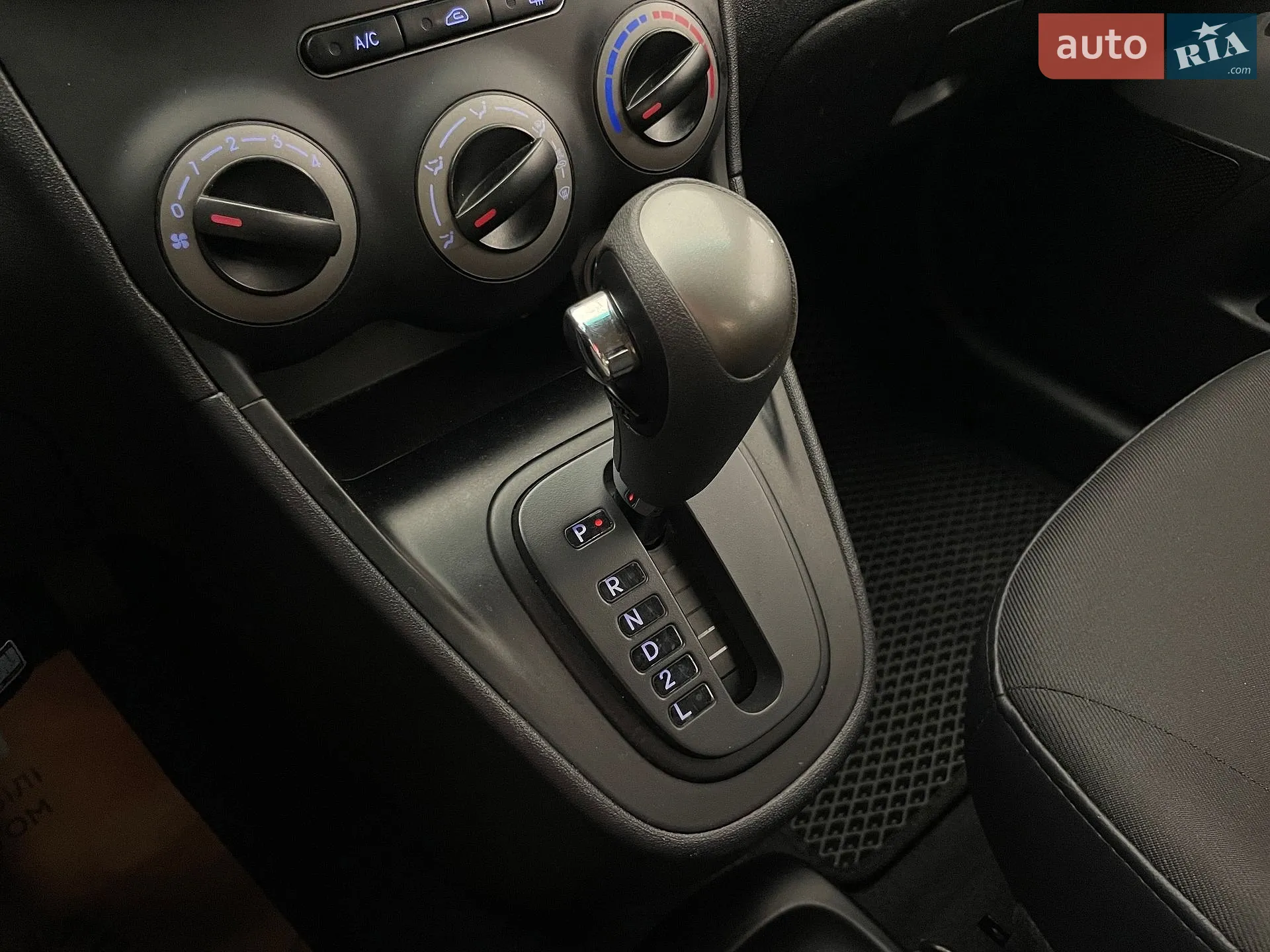 2013 Hyundai i10 - мініатюра 16