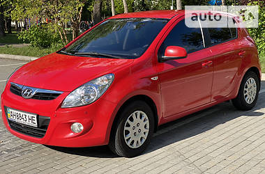 Хетчбек Hyundai i20 2011 в 