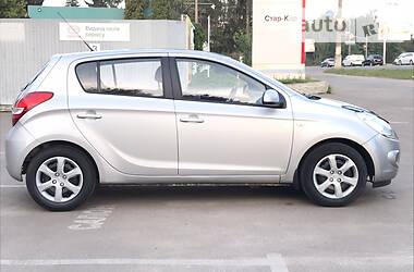 Хэтчбек Hyundai i20 2009 в Житомире