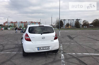 Хэтчбек Hyundai i20 2011 в Ровно