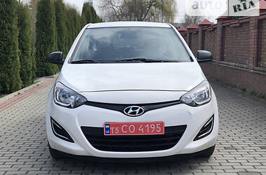 Хэтчбек Hyundai i20 2013 в Дубно