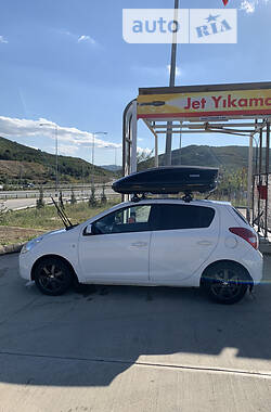 Хэтчбек Hyundai i20 2012 в Киеве