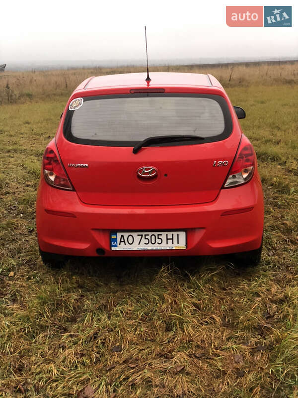 Хэтчбек Hyundai i20 2012 в Виннице