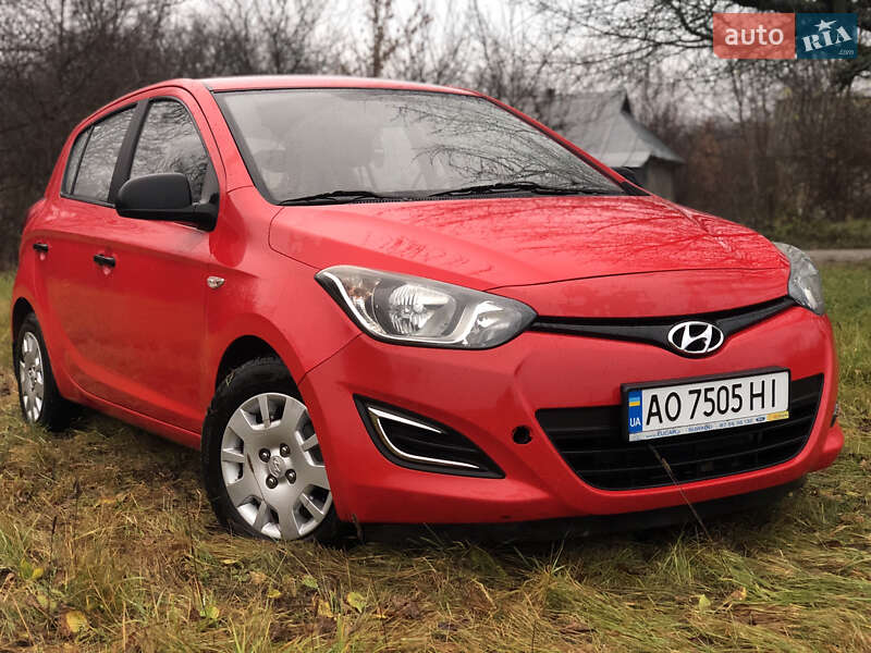 Хэтчбек Hyundai i20 2012 в Виннице