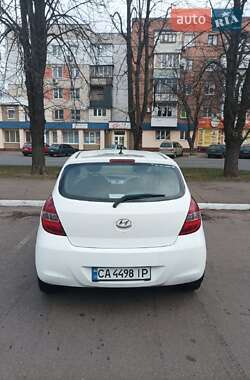 Хэтчбек Hyundai i20 2008 в 