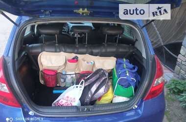 Хэтчбек Hyundai i20 2011 в 