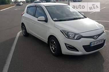 Хэтчбек Hyundai i20 2013 в Киеве