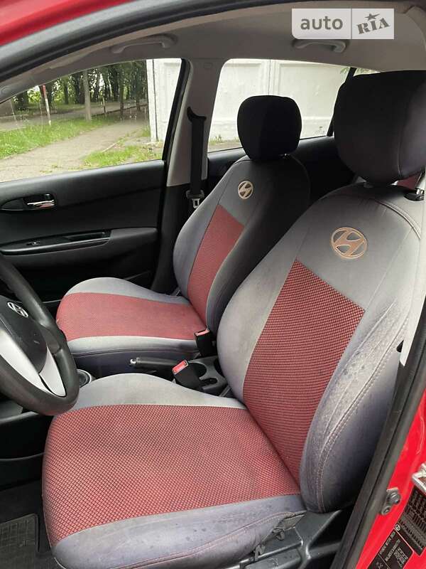 Хэтчбек Hyundai i20 2010 в Виннице