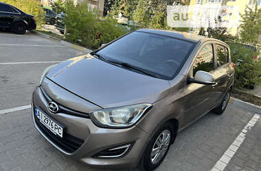 Хэтчбек Hyundai i20 2012 в Киеве