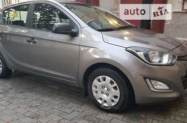 Хетчбек Hyundai i20 2012 в Чернівцях