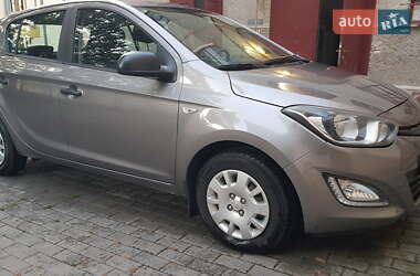 Хэтчбек Hyundai i20 2012 в 