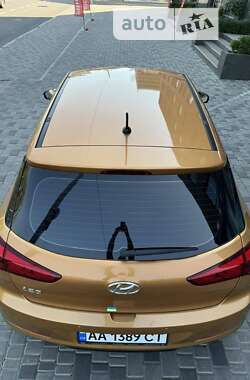 Хэтчбек Hyundai i20 2016 в Киеве