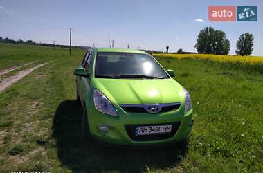 Хэтчбек Hyundai i20 2011 в 