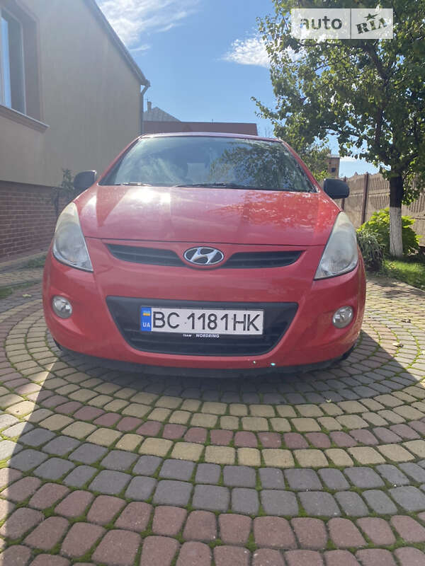 Хэтчбек Hyundai i20 2011 в Львове