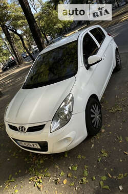 Хетчбек Hyundai i20 2010 в Дніпрі