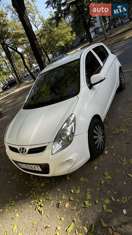 Хэтчбек Hyundai i20 2010 в Днепре