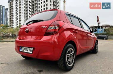 Хэтчбек Hyundai i20 2010 в Одессе