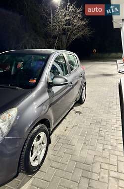 Хэтчбек Hyundai i20 2010 в 