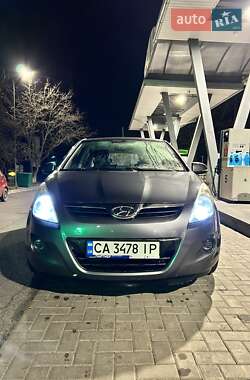 Хэтчбек Hyundai i20 2010 в 