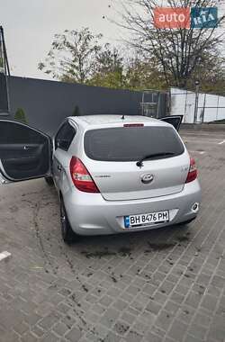 Хэтчбек Hyundai i20 2011 в 