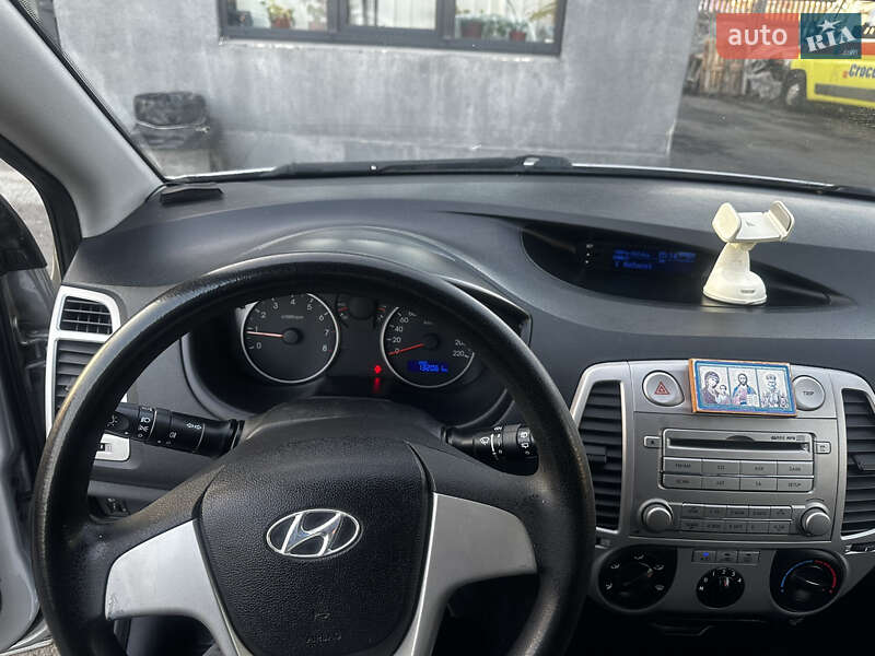 Хэтчбек Hyundai i20 2011 в Чернигове