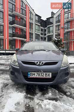 Хэтчбек Hyundai i20 2011 в Святопетровское