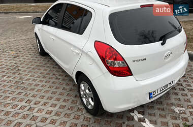 Хэтчбек Hyundai i20 2011 в Полтаве