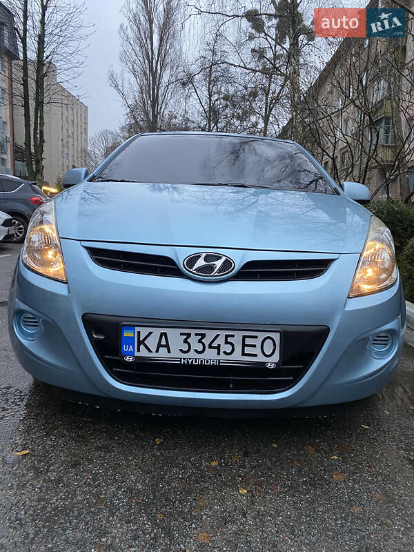 Хэтчбек Hyundai i20 2011 в Киеве