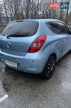 Хэтчбек Hyundai i20 2011 в Киеве