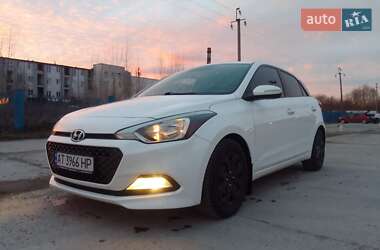 Хэтчбек Hyundai i20 2016 в Черновцах