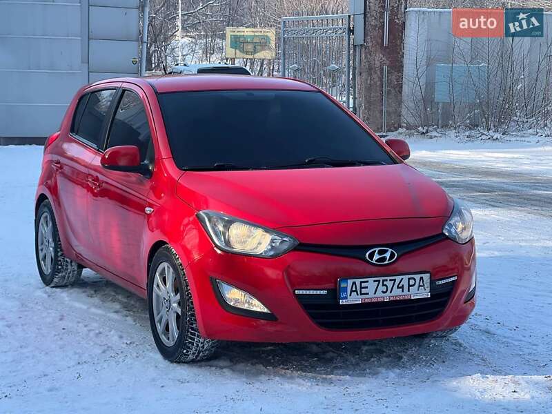 Хэтчбек Hyundai i20 2013 в Днепре